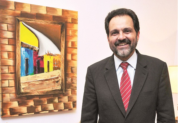 Agnelo Queiroz, 54 anos, Governador do Distrito Federal, 2 filhos. Seus hobbies so a corrida e a pintura (Minervino Jnior/ CB/ D.A Press)