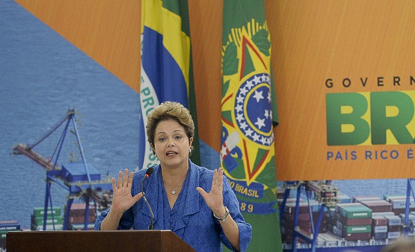 Dilma Rousseff sanciona lei que obriga a listagem de impostos incidentes em compras através de notas e cupons fiscais (Wilson Dias/ABr/Divulgação)