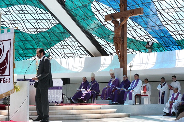 Governador do DF discursa na reabertura da catedral projetada por Niemeyer (Roberto Barroso/Agência Brasília/Divulgação
)
