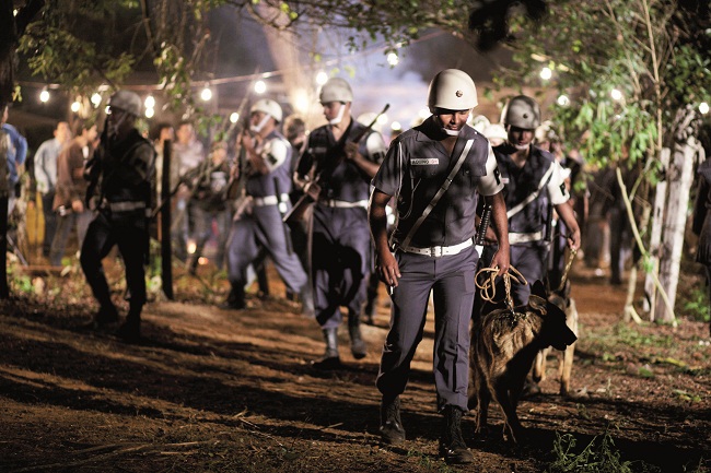 O longa-metragem encenou algumas batalhas entre a polícia e traficantes: policiais de Brasília participaram das filmagens (Hugo Santarem/Pixel Imagem)