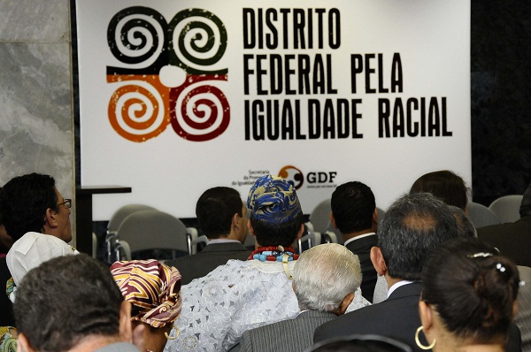 Participantes discutiram durante o fórum a melhor maneira de funcionamento do Disque Racismo ( Foto: Hmenon Oliveira)