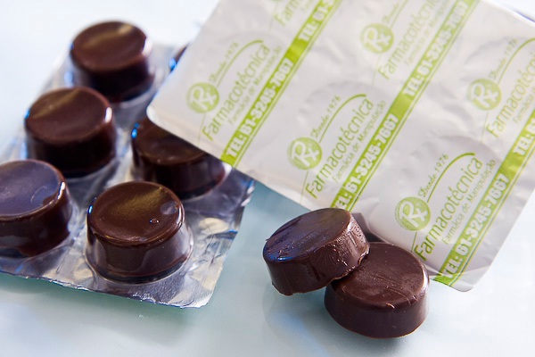 Chocolate terapêutico manipulado em farmácia pode ter ingredientes fortificantes ao gosto do freguês (Divulgação)