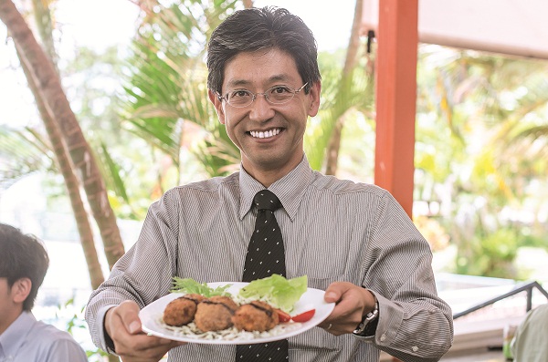 O ministro da embaixada do Japão em Brasília, Masahiro Takasugi, costuma ir ao Yuzu-na para matar a saudade da culinária nipônica: 'A almôndega japonesa é ótima' (Raimundo Sampaio/ Encontro / DA Press)
