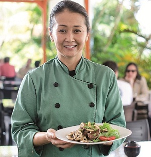 A chef Alice Yumi Shibata Yamanishi: 'Somos fiéis à proposta de transportar o cliente às origens e apresentar uma  gastronomiamuito além do trivial' (Raimundo Sampaio/ Encontro / DA Press)