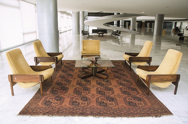 Mobiliário do Planalto é composto de obras de designers 
renomados: poltrona Vronka, de Sérgio Rodrigues (Raimundo Sampaio/Encontro/DA Press)