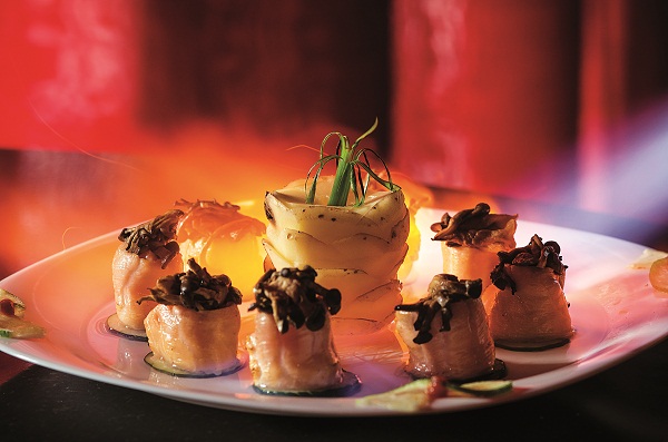Prato 'Sushi Dragon': parte do cardápio do restaurante Kojima, no Shopping Quê (Raimundo Sampaio/Encontro/DA Press)