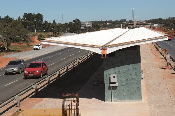Uma das estações do BRT, no Park Way: serão criados corredores exclusivos de ônibus, ligando o Gama e Santa Maria ao Plano Piloto