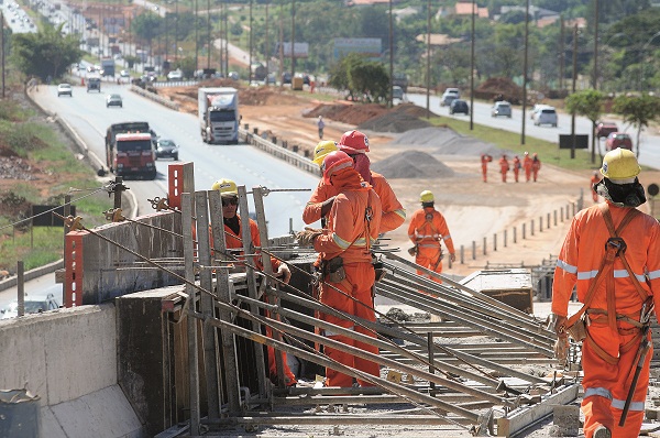 Obras do BRT custarão R$ 533 milhões: viaduto no acesso ao Gama (Minervino Júnior/Encontro/DA Press)