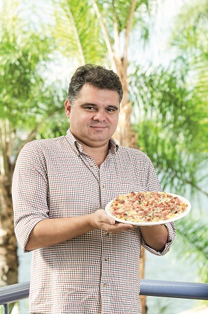 'É quase que cultural. Quem não gosta de pizza?', desafia Antônio Carvalho, um dos donos da Bierfass (Raimundo Sampaio / Encontro / DA Press)