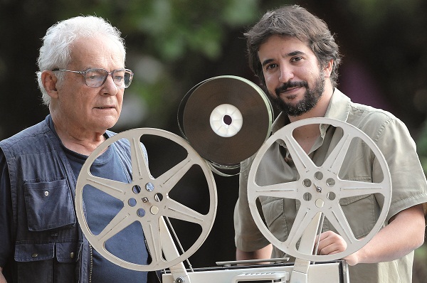 O ator Othon Bastos ao lado do diretor Iberê Carvalho: juntos no longa O Último Cine Drive-in (Minervino Júnior / Encontro / DA Press)