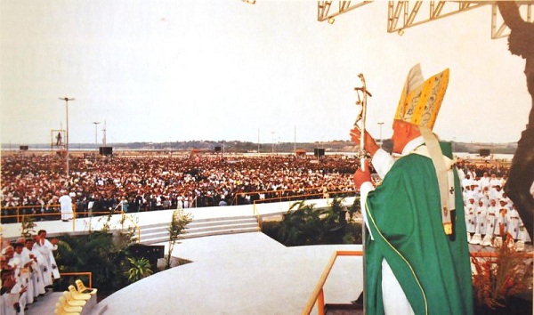 Papa Joo Paulo II em visita a So Luis, no Maranho (Gilson Teixeira /OIMP/OIMP/D.A Press)
