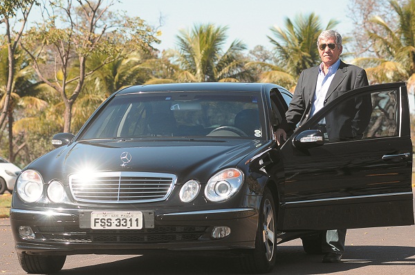 Roberto Moreira da Costa, proprietário de uma Mercedes: 'A blindagem oferece grau de conforto e segurança muito grandes' (Minervino Junior/ Encontro/ DA Press)