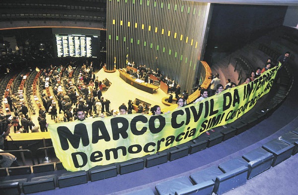 Plenário da Câmara dos Deputados no dia da votação do Marco Civil: intensa mobilização da sociedade civil pela aprovação (Gustavo Lima/Câmara dos Deputados)