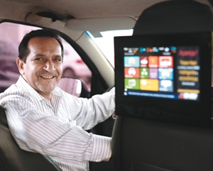 Paulo Peres, analista de sistemas e um dos idealizadores do Tablets no Táxi: entretenimento para o passageiro (Raimundo Sampaio/Encontro/D.A Press)