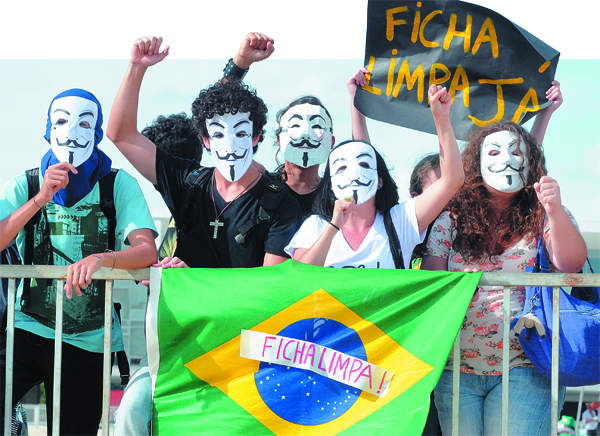 Protestos por eleições mais limpas e transparentes: a Lei da Ficha Limpa é considerada um avanço (Carlos Moura/CB/D.A Press)