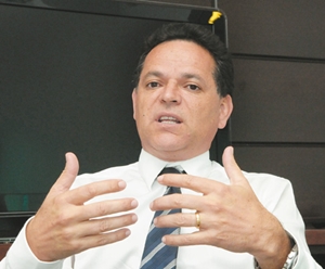 Ovídio Maia, vice-presidente do Secovi-DF:  'O mercado está aquecido 
porque há poucos lançamentos comerciais em Brasília e um grande 
número de investidores interessados em comprar' (Vinícius Santa Rosa/CB/DA Press)