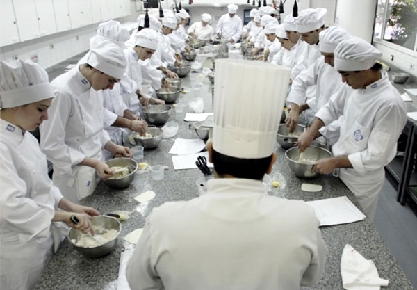 A formação dos alunos é o foco das viagens gastronômicas organizadas pelo projeto Melhor Gourmet (Divulgação)