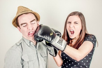 Segundo o estudo do SPC, quase 17% dos casais entrevistados brigam por causa de dinheiro (Pixabay)