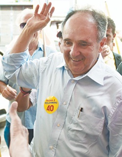 O ex-governador pelo PT e senador do PDT, Cristovam Buarque, ganha projeção novamente: transformou sua bandeira, a educação, em prio-ridade para Rollemberg (Breno Fortes/CB/D.A Press)