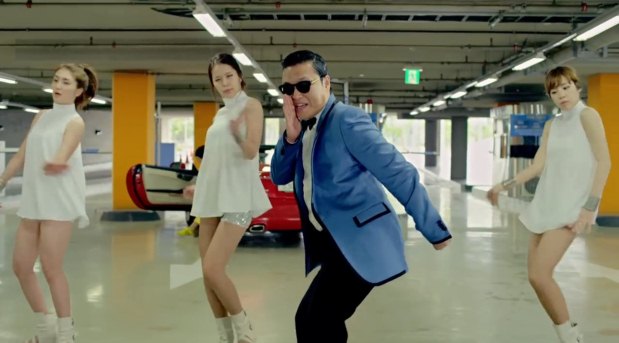O rapper Psy sempre fez sucesso na Coreia do Sul com seus clipes no estilo típico do país asiático: o k-pop, ou seja, a música popular coreana (YouTube/Reprodução)
