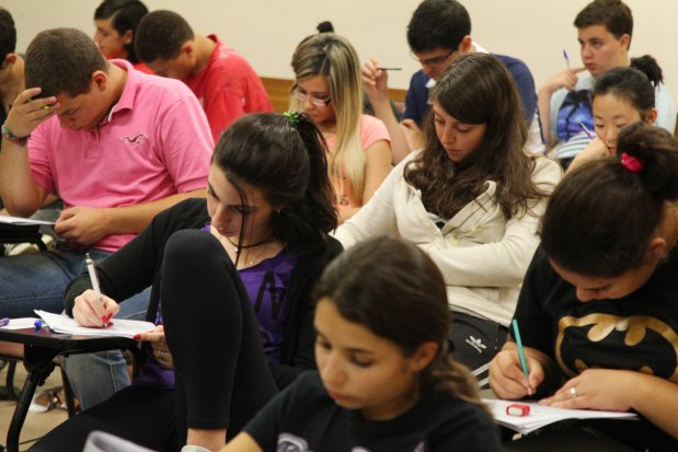 Alunos de escolas pblicas que prestaram o Enem 2014 tero reservadas 37,5% das vagas nas instituies de ensino superior do Sisu (Marcos Santos/USP Imagens)
