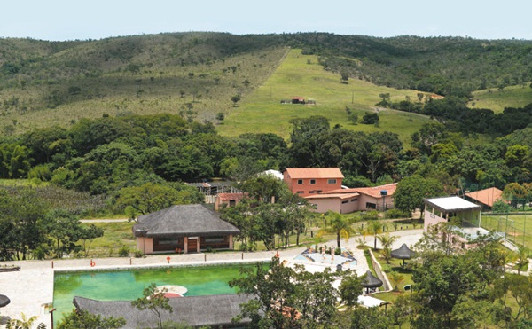 Vista externa do Vila Velluti Hotel de Campo e Spa: conceito de resort integrado com a natureza, sete piscinas, nascente e produção 
própria de comida (Raimundo Sampaio / Encontro / DA Press)