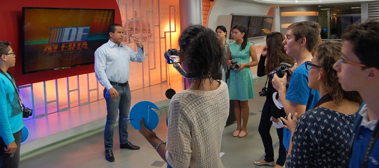 Apresentador da TV Braslia, Fred Linhares fala sobre a rotina da televiso (Marcos Sousa/FAC/D.A Press)
