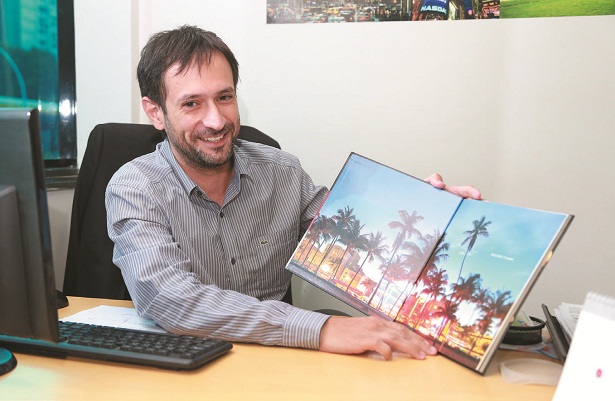 Saulo Ventura é um dos sócios da JDC Turismo e vê como grande vantagem ser uma empresa pequena: tratamento personalizado ao cliente (Vinicius Santa Rosa/Encontro/DA Press)