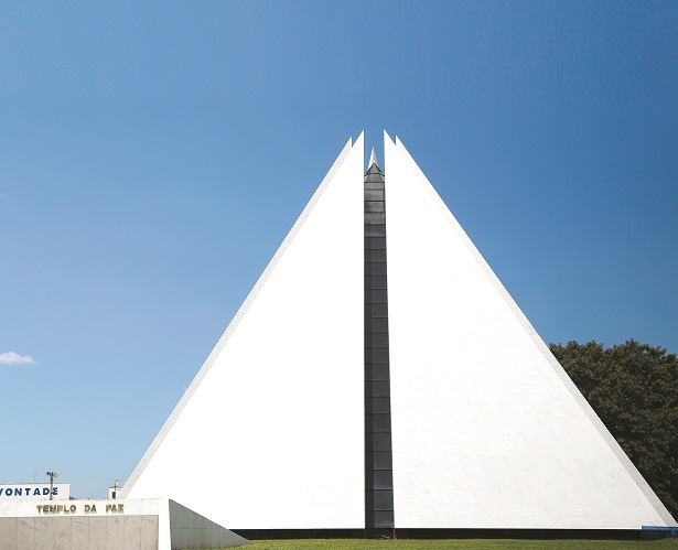 O Templo da Boa Vontade é uma das sete maravilhas de Brasília: formato de pirâmide de sete faces (Vinicius Santa Rosa/Encontro/DA Press)