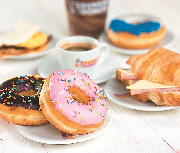 Café da manhã no Dunkin Donuts: tipicamente americano (Raimundo Sampaio/Encontro/DA Press)