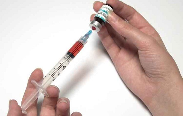 O Ministério da Saúde recomenda que se tome a vacina tríplice viral para viagens feitas nos Estados Unidos, na Europa e mesmo nos demais países das Américas (Pixabay)