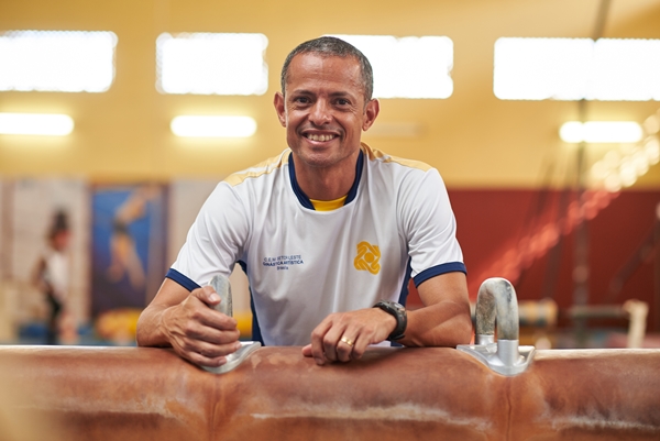 Carlinhos, o mais famoso treinador de ginástica artística em Brasília: 'Daqui saem atletas de base que outros clubes acabam levando' (Raimundo Sampaio / Encontro / DA Press)