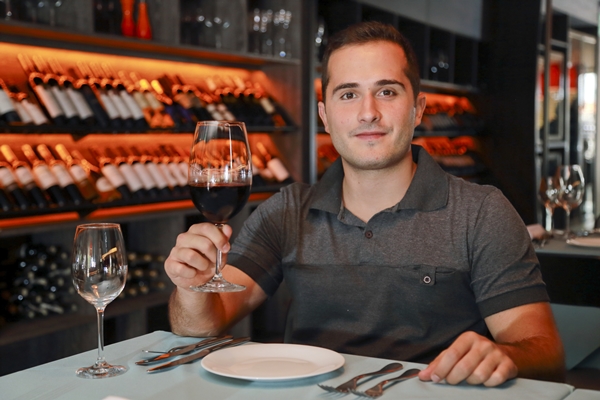 Guto Jabour define seu negócio: 'Gourmet Butler é mais do que juntar pessoas para comprar vinho, é um clube de experiências' (Vinícius Santa Rosa/Encontro/D.A Press)