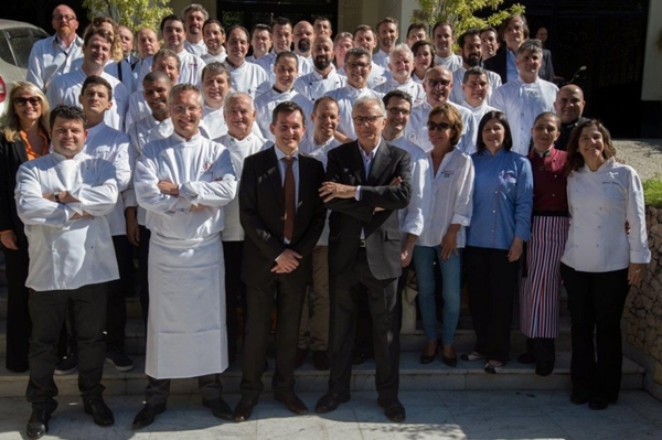 Os chefes da edição de 2015 tiveram a oportunidade de se reunir com Alain Ducasse, chef 3 estrelas Michelin (Divulgação)