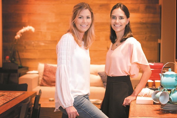 Barbara Almeida e Mariana Penazzo, sócias da loja virtual Dress&Go: alugar virou uma coisa cool, porque é consumo inteligente (Vitor Salgado/Divulgação)