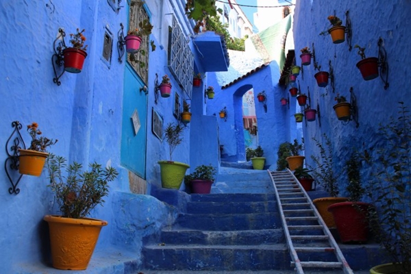 As cores azuis das construções da cidade de Chefchaouen, no Marrocos, chamam a atenção dos turistas (Flickr/Reprodução)