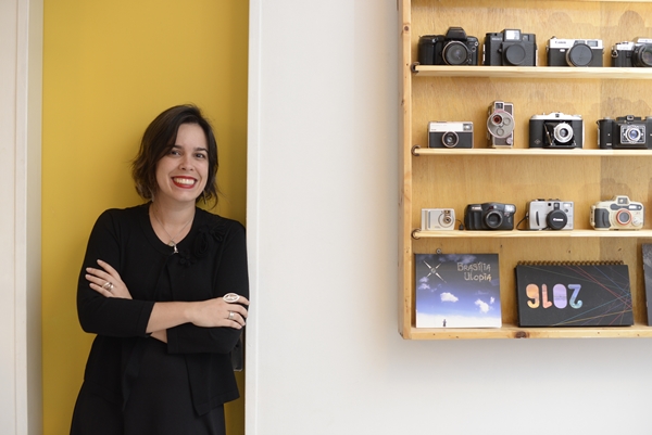 Turismo e algo mais: Ana Cecília Paranaguá já fez ao menos três viagens, e conheceu diferentes países, nas quais o foco era praticar fotografia (Raimundo Sampaio/ Encontro/ DA Press)