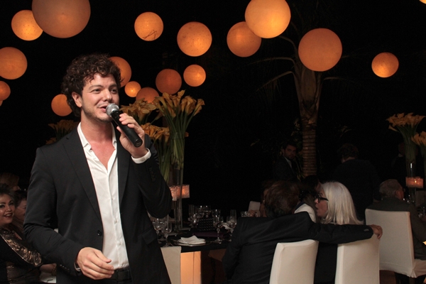 Rogério é um dos cantores mais versáteis de Brasília (Lula Lopes/ Esp. CB/D.A Press)
