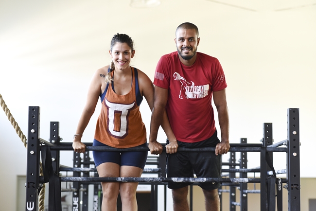 Camila e Israel começaram o romance entre exercícios de crossfit: agora dividem tudo, da intensidade dos treinos à calmaria da rotina (Raimundo Sampaio/Esp. Encontro/DA Press
)