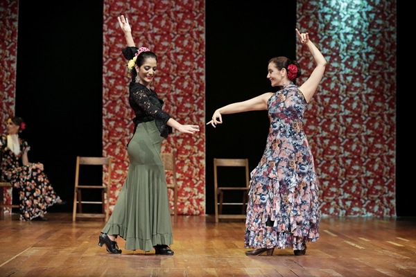 As irmãs Renata e Patricia El-moor estão à frente da Oficina Flamenca: 'Como temos formas diferentes de dançar, os alunos se inspiram nessas diferenças e enxergam no flamenco um universo plural', diz Patricia (Augusto Costa / Divulgação)