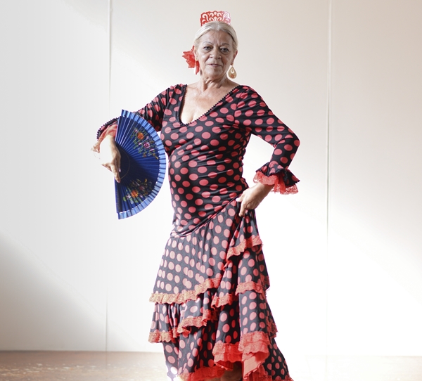'O flamenco é vida, superação e desafio constante', diz Olivia Bernardes, que, aos 68 anos, se dedica à atividade três vezes por semana (Raimundo Sampaio / Esp. Encontro / D.A Press)