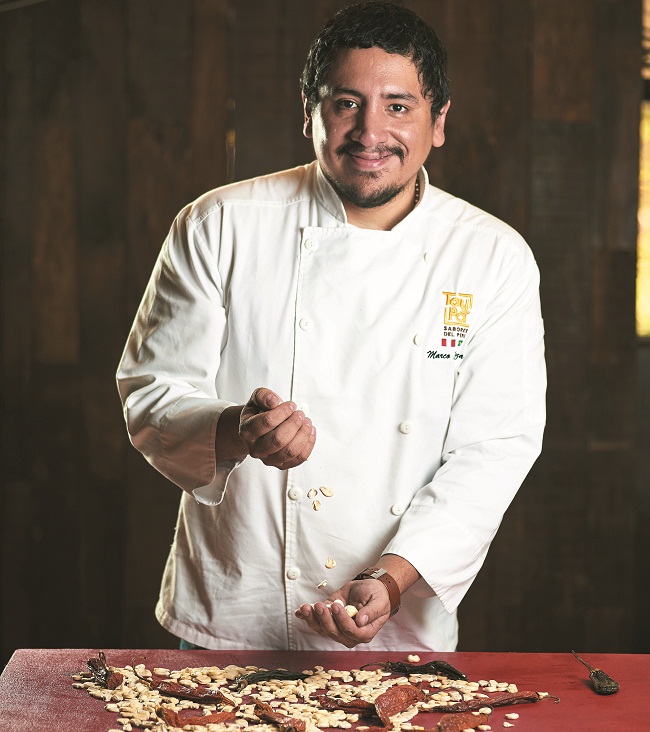 O chef Marco Espinoza, adepto da culinária fusión: um peruano apaixonado por ingredientes brasileiros (Raimundo Sampaio/Esp. Encontro/DA Press)
