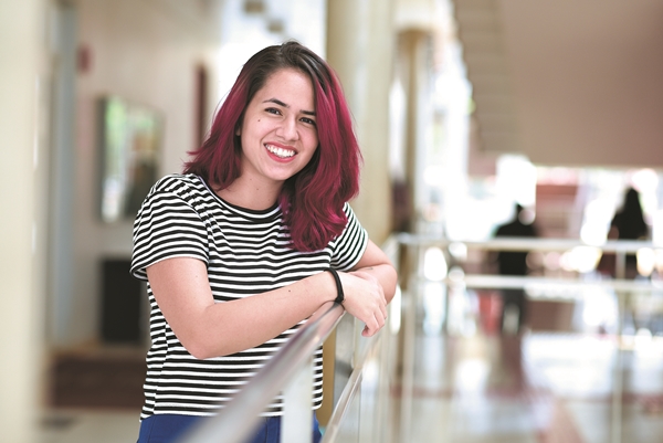 A estudante Ana Clara Cabral se diz uma apaixonada por mudanças: 'Nunca vou ter medo de experimentar cores' (Raimundo Sampaio/Esp.Encontro/DA Press )