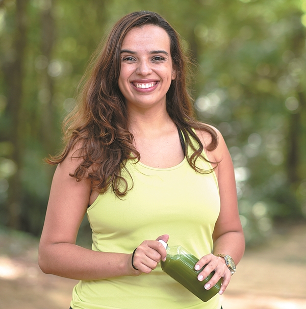 Gabriela Abreu inseriu outros elementos em sua alimentação, como o suco verde: 'Amo blueberry, mas o valor do quilo realmente pesa no fim do mês' (Raimundo Sampaio/Esp.Encontro/DA Press)