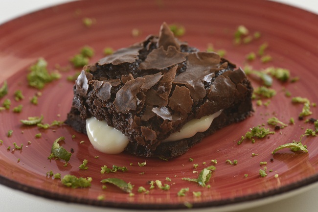 Brownie de chocolate recheado com creme de limão (Raimundo Sampaio/Esp. Encontro/DA Press)