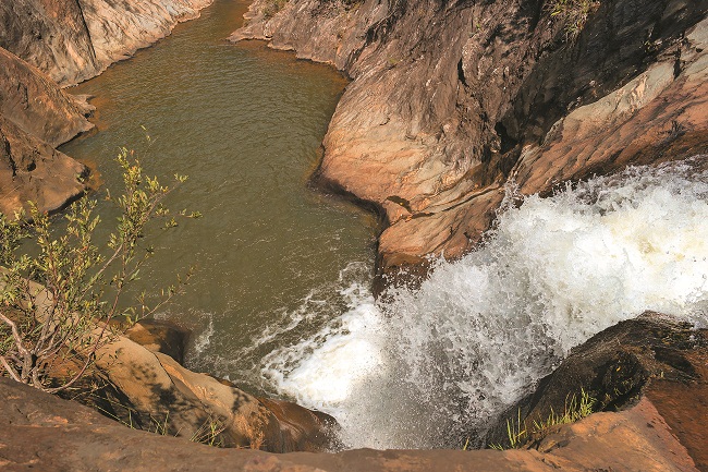 Urubu, em Tiradentes: poço permite prática de mergulho e natação  (Ecoguias/Divulgação)