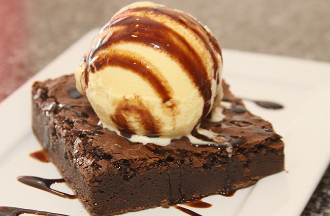 Blá's: Brownie de chocolate com sorvete (R$ 15,90) (Divulgação)