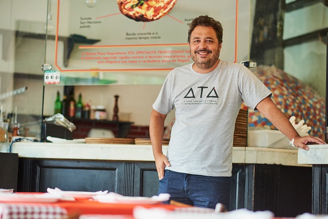Gil Guimarães - chef e sócio-proprietário do Parrilla Burger, Baco Pizzaria e Napoli Centrale - marca presença no evento (Raimundo Sampaio/Esp. Encontro/DA Press)