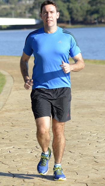 O médico do esporte e nutrólogo Leandro Vaz é
também um praticante e já correu sete Ironman,
16 maratonas e três ultras: 'Não dá para 
começar a treinar sem ter um plano alimentar
correto' (André Violatti/Esp. Encontro/DA Press)