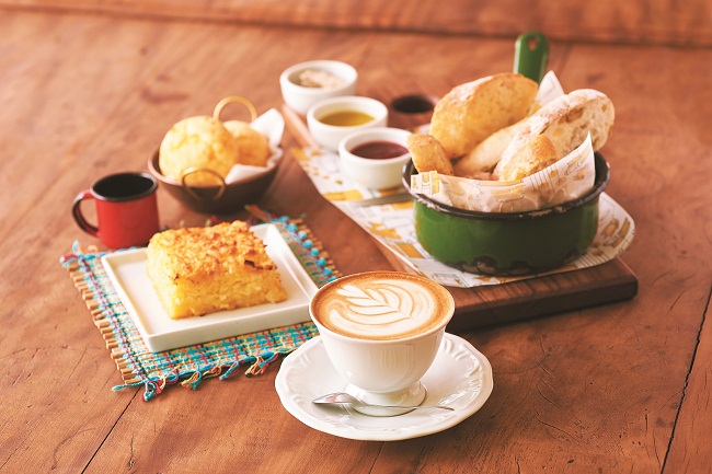Conhecido pelos lotes de cafés especiais, que têm quatro formas 
de preparos, além do espresso, o estabelecimento tem 
fabricação própria de 16 tipos de pães (Raimundo Sampaio/Esp. Encontro/DA Press)